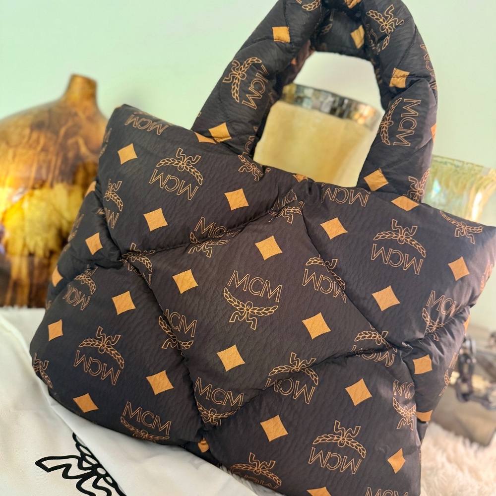 MCM -MÜNCHEN QUILTED TOTE IN MAXI MONOGRAM NYLON